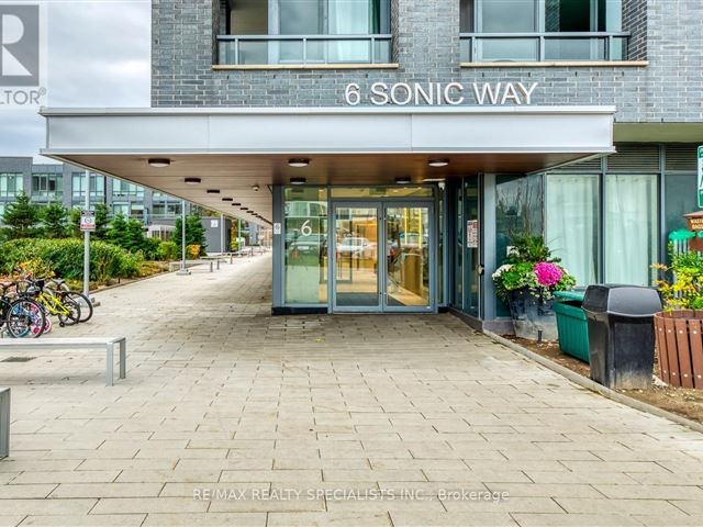 Sonic - 2801 1185 Eglinton Avenue East - photo 2