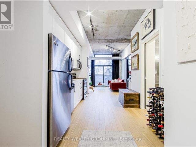 Sixty Loft - 213 64 Niagara Street - photo 2