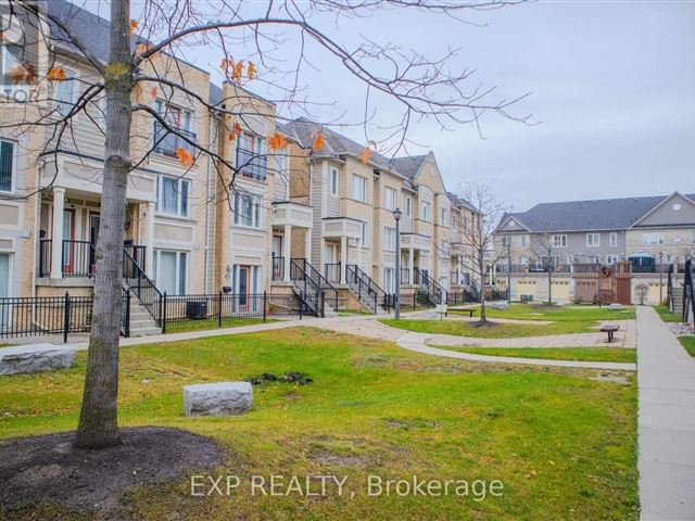 60 Fairwood Circle Condos - 4 60 Fairwood Circle - photo 2