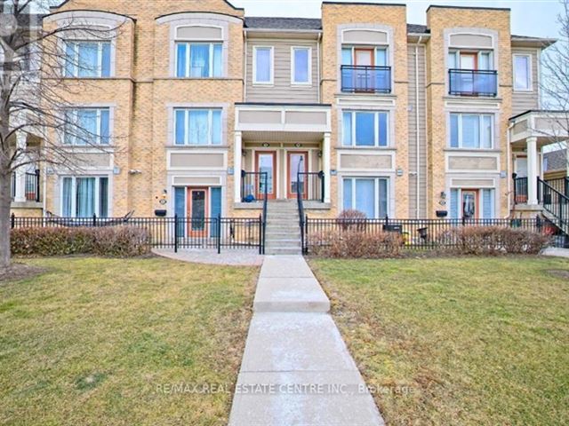 60 Fairwood Circle Condos - 99 60 Fairwood Circle - photo 1