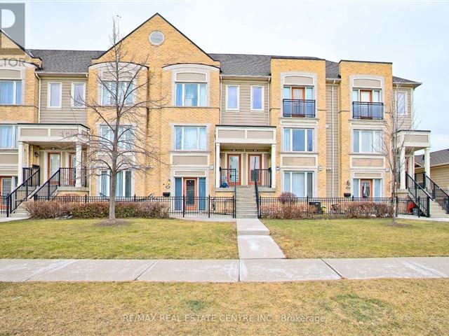 60 Fairwood Circle Condos - 99 60 Fairwood Circle - photo 2