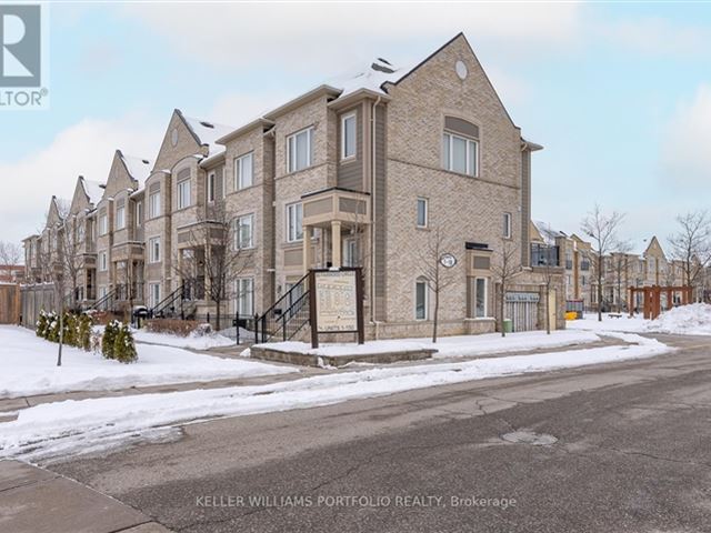 60 Fairwood Circle Condos - 4 60 Fairwood Circle - photo 2