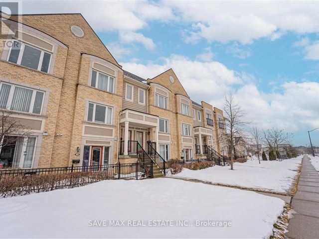 60 Fairwood Circle Condos - 102 60 Fairwood Circle - photo 2