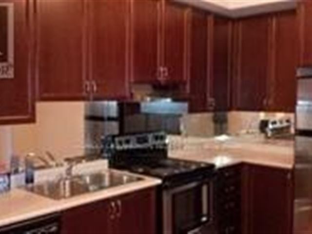 60 Fairwood Circle Condos - 149 60 Fairwood Circle - photo 2