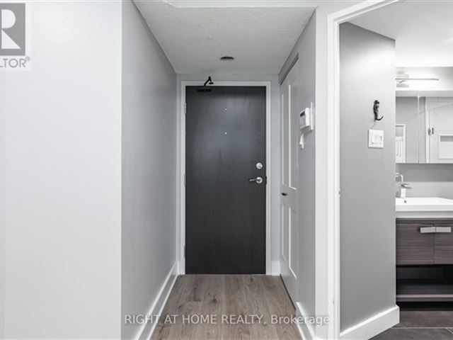 L’Esprit Residences - 203 15 Maitland Place - photo 2