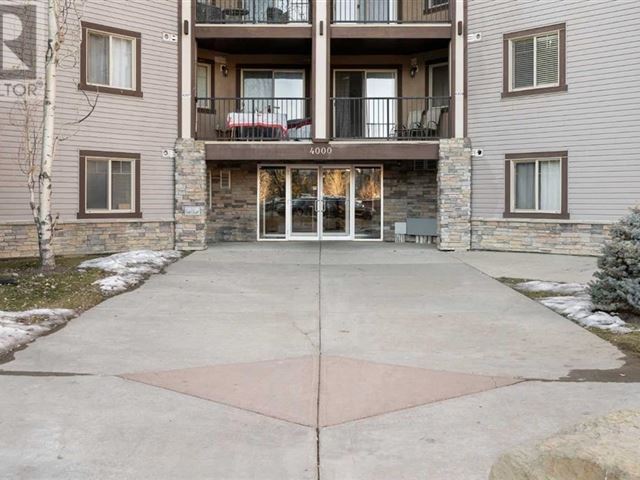 Panorama Pointe - 4120 60 Panatella Street Northwest - photo 2