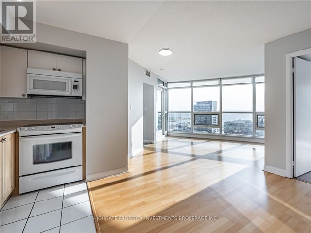 Malibu Condos at Harbourfront - 2307 600 Fleet Street - photo 2