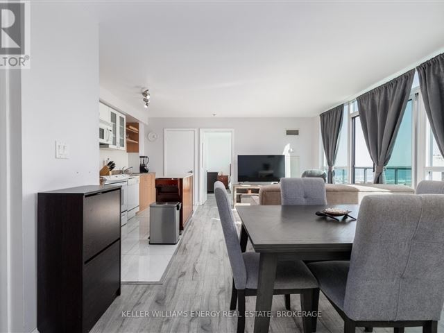 Malibu Condos at Harbourfront - 1114 600 Fleet Street - photo 2