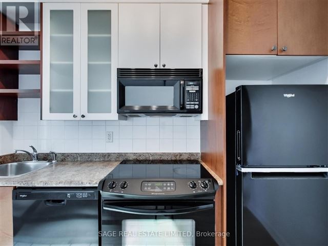 Malibu Condos at Harbourfront - 702 600 Fleet Street - photo 3