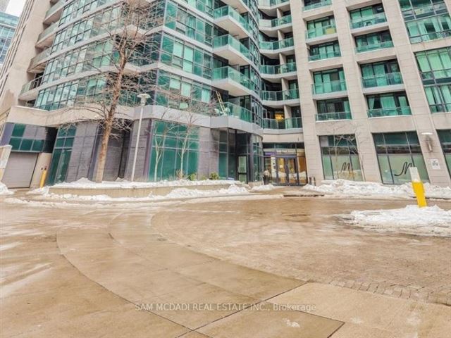 Malibu Condos at Harbourfront - 332 600 Fleet Street - photo 1