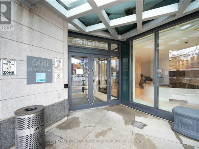 Malibu Condos at Harbourfront - 1012 600 Fleet Street - photo 2