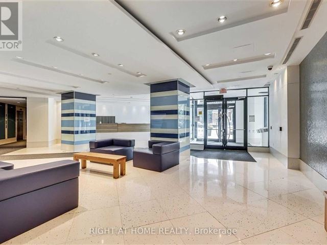 Malibu Condos at Harbourfront - 734 600 Fleet Street - photo 2