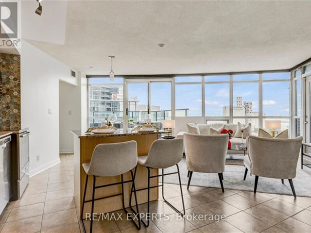 Malibu Condos at Harbourfront - 1004 600 Fleet Street - photo 3