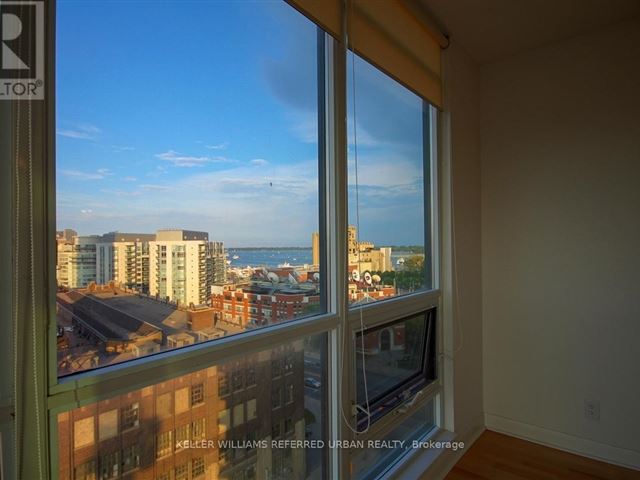 Malibu Condos at Harbourfront - 1102 600 Fleet Street - photo 3