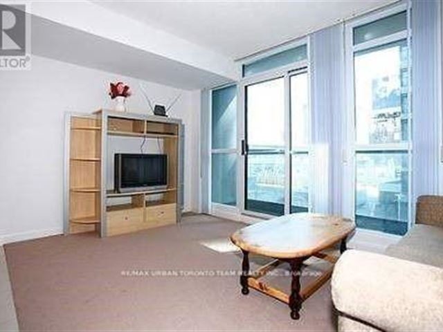 Malibu Condos at Harbourfront - 328 600 Fleet Street - photo 3