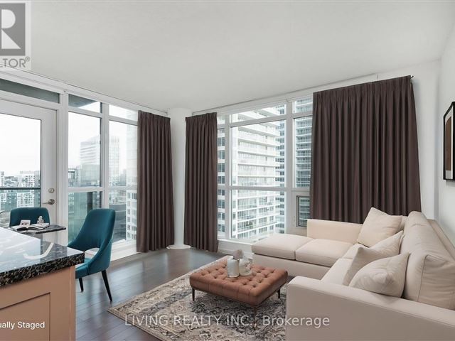 Malibu Condos at Harbourfront - 2202 600 Fleet Street - photo 1