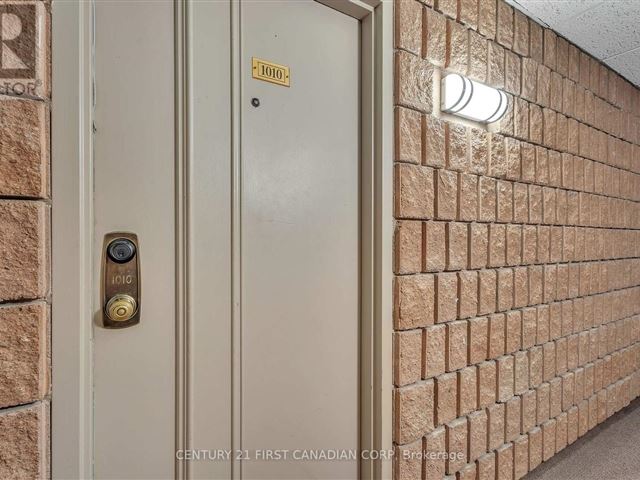 600 Grenfell DR - 1010 600 Grenfell Drive - photo 2