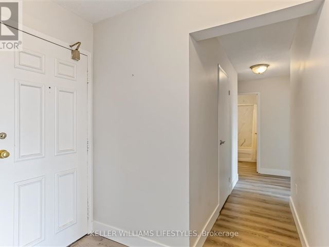 600 Grenfell DR - 609 600 Grenfell Drive - photo 2