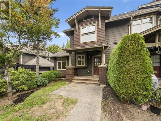 The Roycroft - 241 600 Park Crescent - photo 2