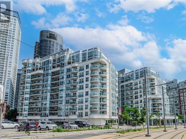 Queens Harbour - 930 600 Queens Quay West - photo 1