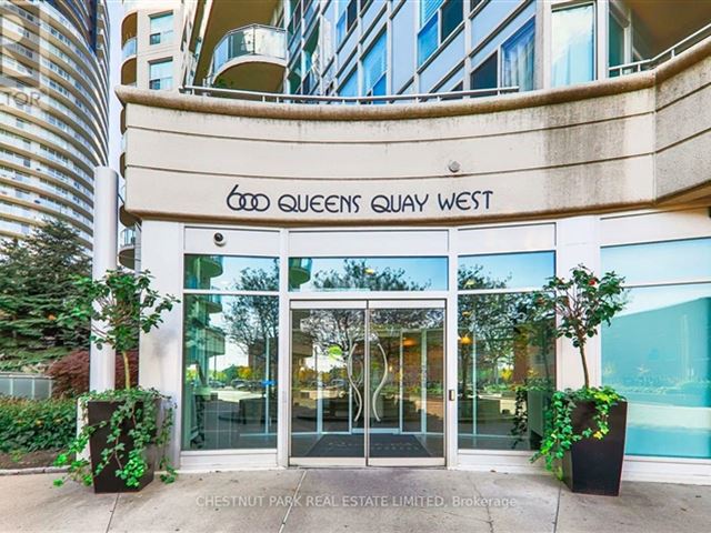 Queens Harbour - 730 600 Queens Quay West - photo 1