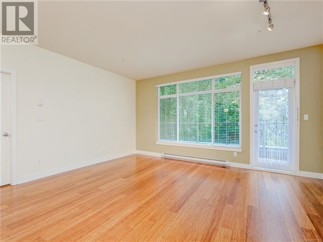 608 Fairway AVE - 205 608 Fairway Avenue - photo 2