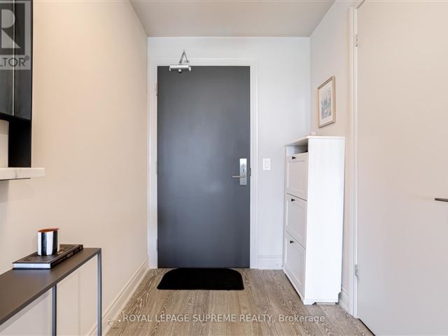 The Harlowe - 720 608 Richmond Street West - photo 2