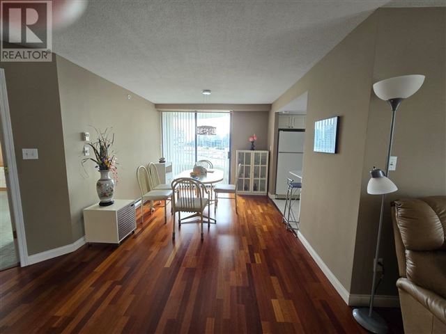 The Horizons At Richmond Centre - 807 6088 Minoru Boulevard - photo 2