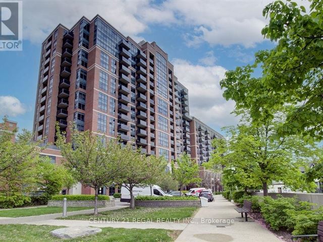 The Heintzman Place - 810 60 Heintzman Street - photo 1