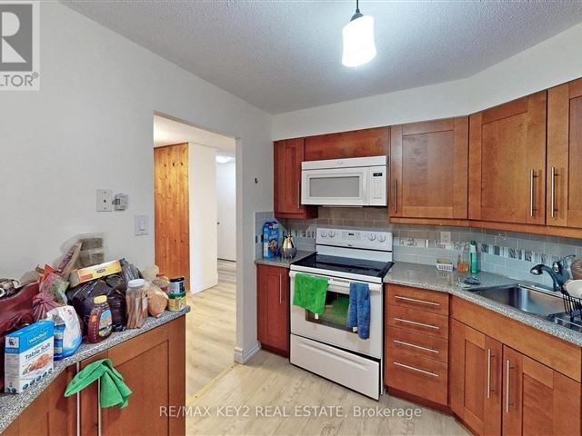 Cascades 1 - 312 61 Markbrook Lane - photo 2