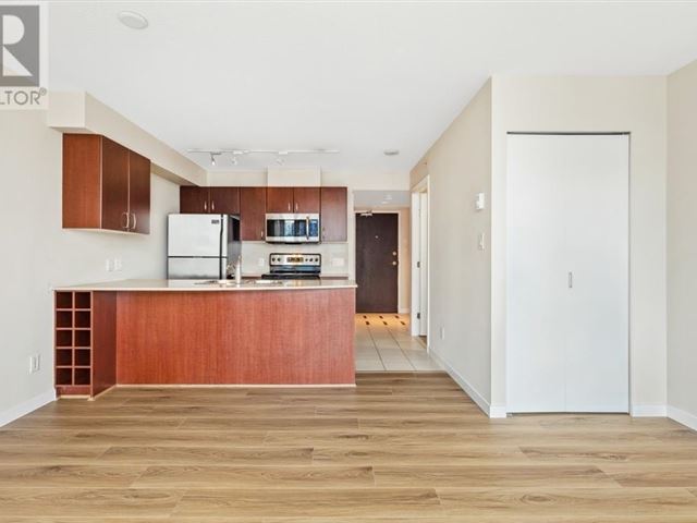 The Hudson - 811 610 Granville Street - photo 1