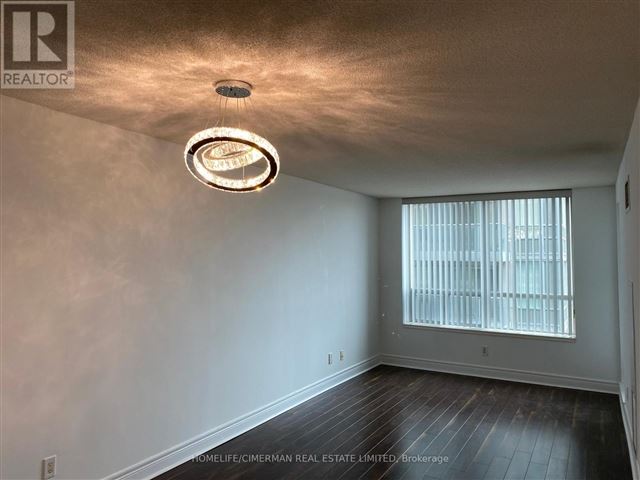 Thornhill Towers - 618 62 Suncrest Boulevard - photo 3