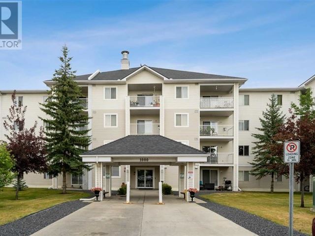 6224 17 Av Se - 1213 6224 17 Avenue Southeast - photo 1