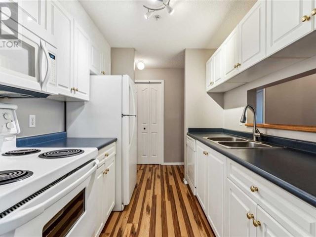 6224 17 Av Se - 1213 6224 17 Avenue Southeast - photo 2