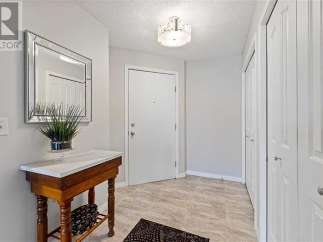 6224 17 Av Se - 2217 6224 17 Avenue Southeast - photo 2