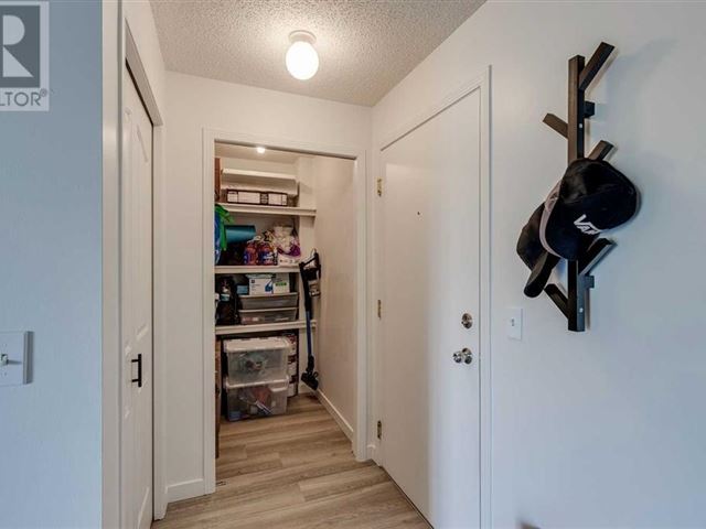 6224 17 Av Se - 2318 6224 17 Avenue Southeast - photo 2