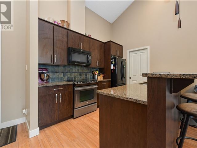 623 Treanor AVE - 621 623 Treanor Avenue - photo 3