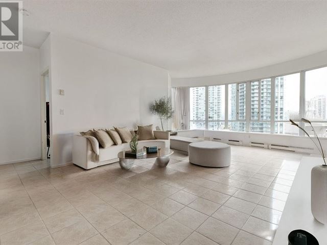 Grand Corniche I - 1002 6240 Mckay Avenue - photo 1