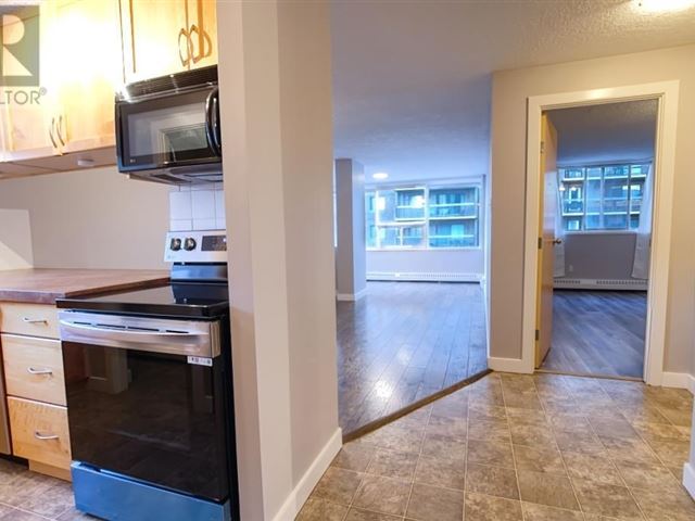 626 15 AVE SW - 504 626 15 Avenue Southwest - photo 3