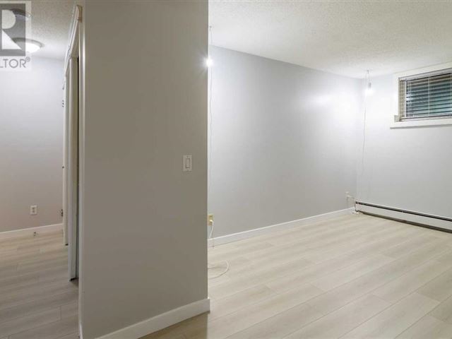 626 2 Av Ne - 105 626 2 Avenue Northeast - photo 2