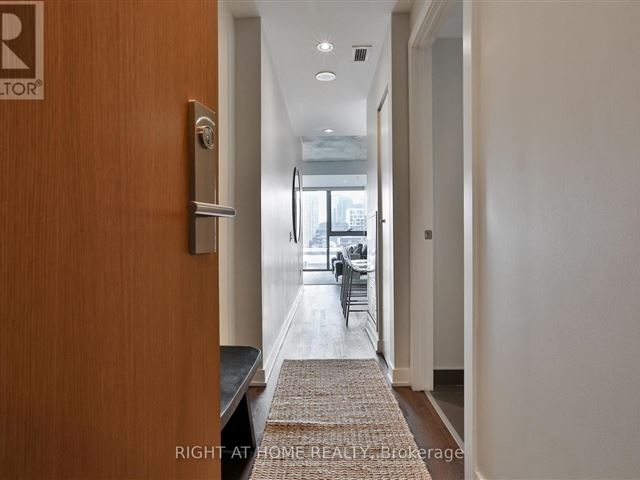 Thompson Residences - 1029 621 King Street West - photo 2