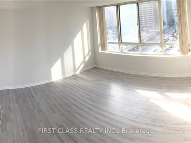 Horizon on Bay - 1015 633 Bay Street - photo 1