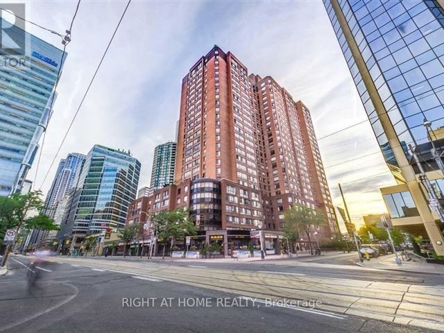 Horizon on Bay - 812 633 Bay Street - photo 1