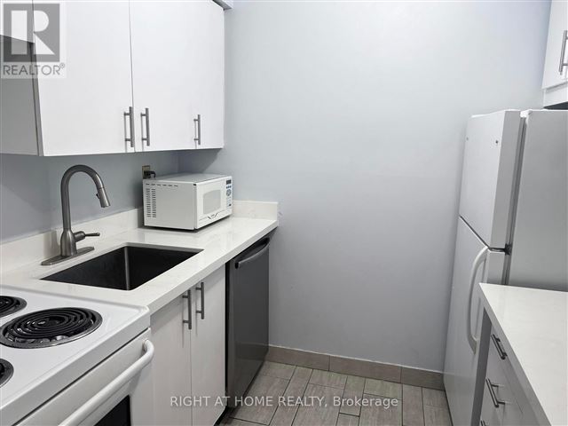 Horizon on Bay - 812 633 Bay Street - photo 2