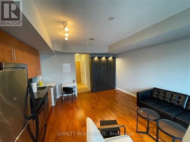 Maple Leaf Square - 3503 55 Bremner Boulevard - photo 2