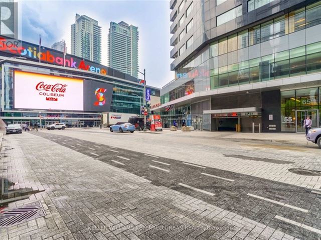 Maple Leaf Square - 2304 55 Bremner Boulevard - photo 1