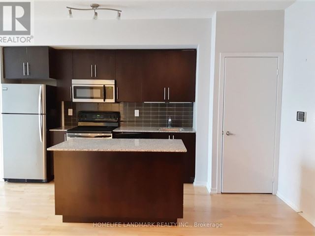 Maple Leaf Square - 4709 55 Bremner Boulevard - photo 3