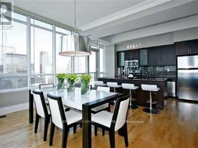 Maple Leaf Square -  55 Bremner Boulevard - photo 2