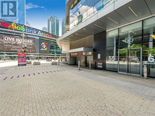 Maple Leaf Square - 5104 55 Bremner Boulevard - photo 2