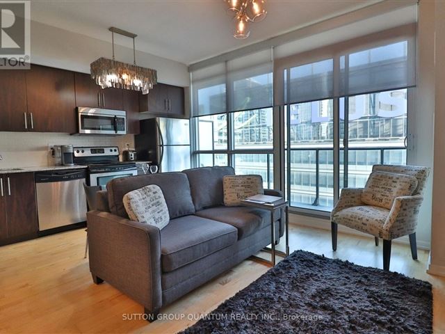 Maple Leaf Square - 3807 55 Bremner Boulevard - photo 1